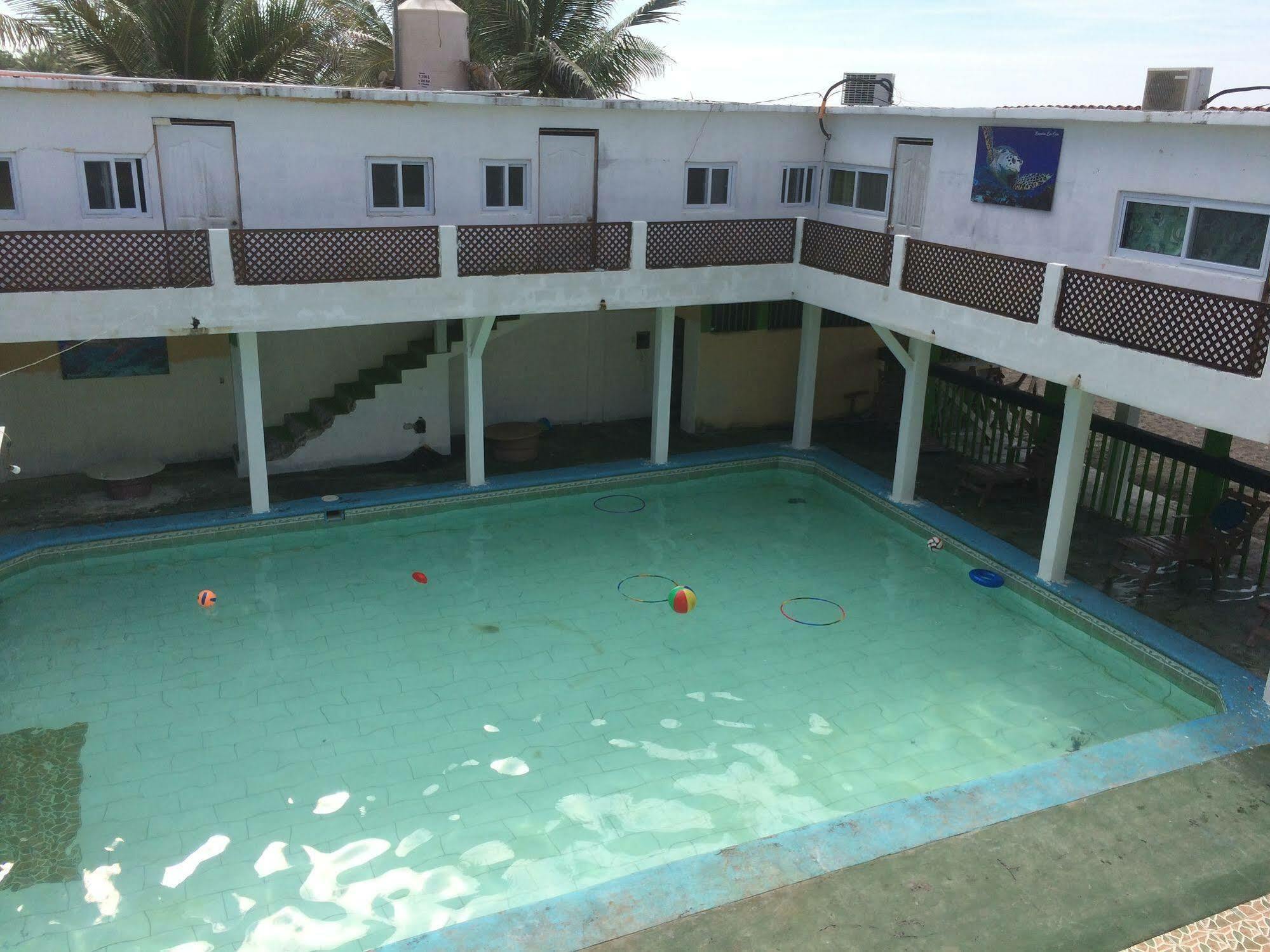 Tortugas Place Hotel Y Bungalos Монтерико Екстериор снимка